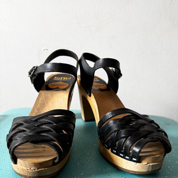 Toffel Swedish Hasbeens Black strappy leather clogs - Picture 11 of 13
